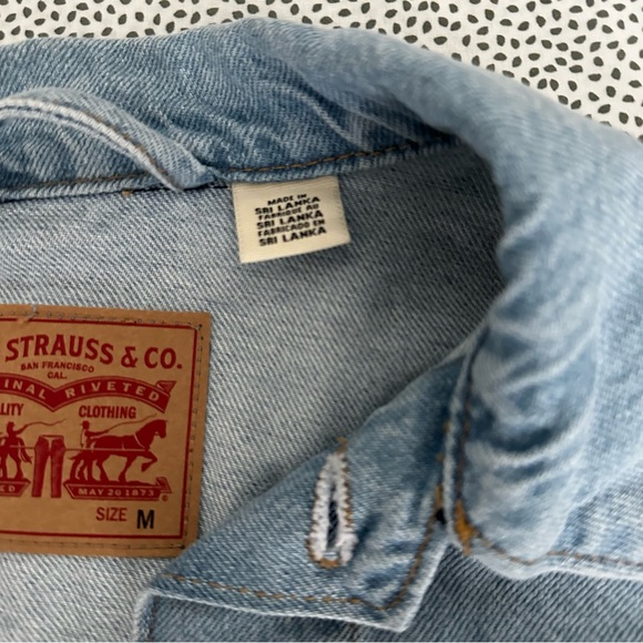 Levi’s Boyfriend Demin Jacket Size Medium - Picture 5 of 8